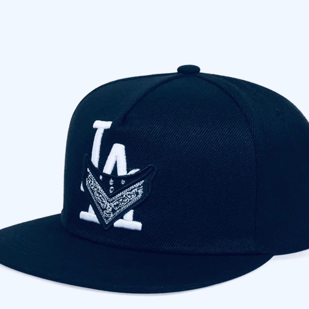 LOS ANGELES SNAPBACK WITH BANDANNA ACROSS THE LA. (New)